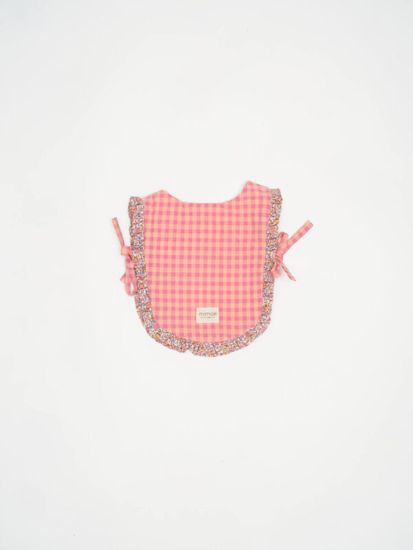 Babero con volante Vichy strawberry