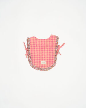 Babero vichy strawberry y volante Laida